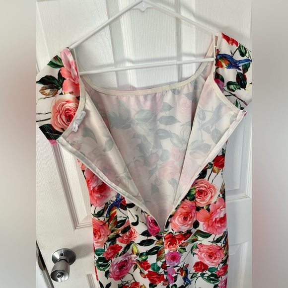 New York and Company floral fitted midi dress - Picture 3 of 6
